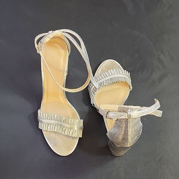 CHARLOTTE RUSSE POINTED TOE ADJUSTABLE BUCKLE ANKLE STRAP BLOCK HEEL SANDAL - Picture 4 of 13